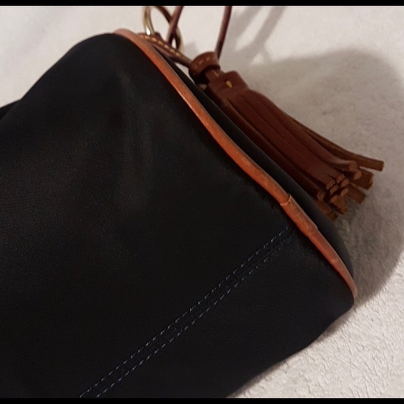 Dooney & Bourke black shoulder purse - Picture 4 of 5